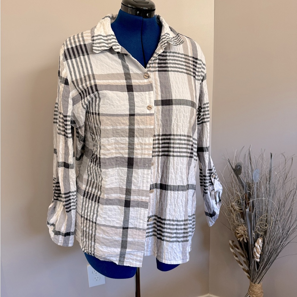 “Wrinkled look” fun, button-down shirt